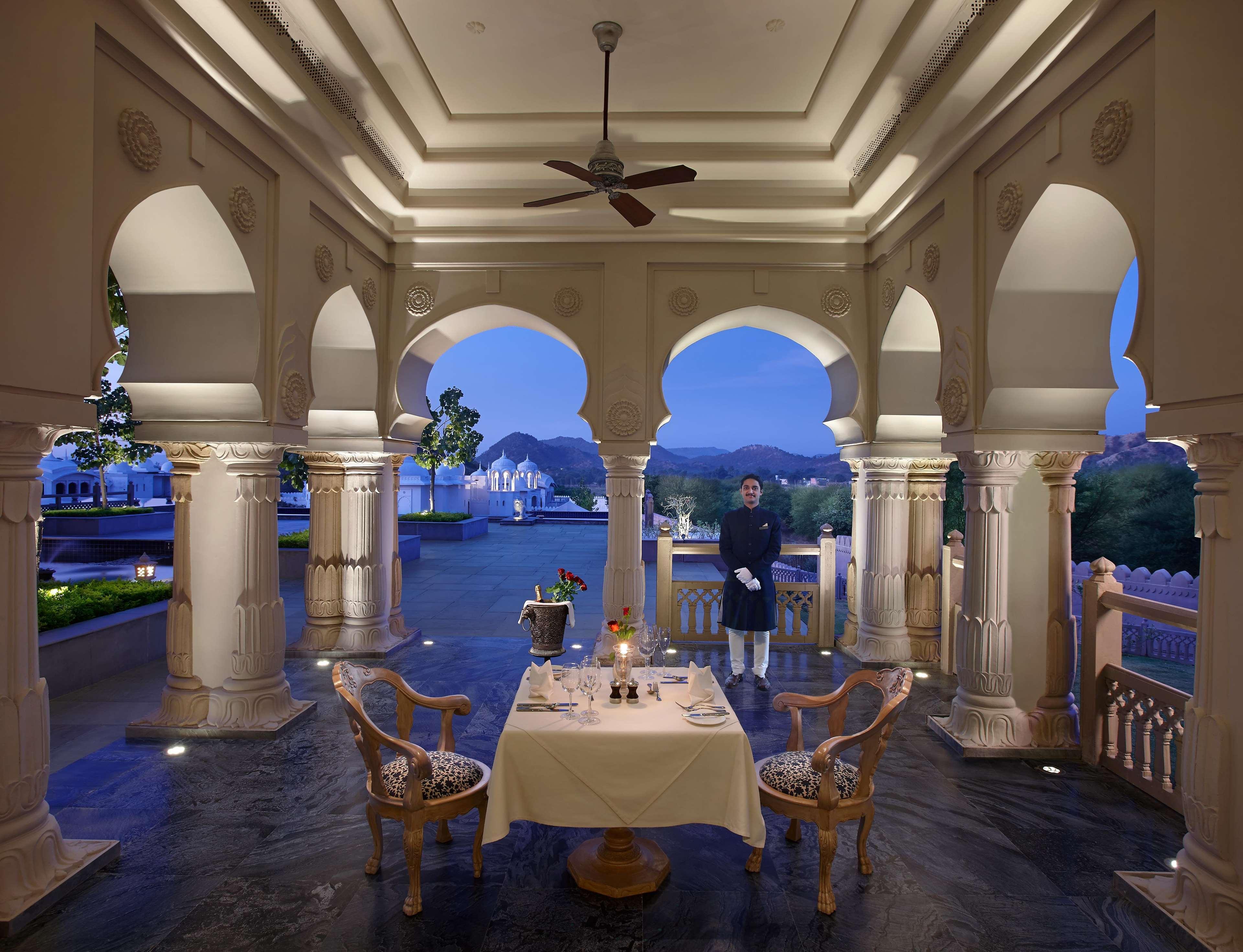 Fairmont Jaipur Ξενοδοχείο Εξωτερικό φωτογραφία The Oberoi Udaivilas Palace